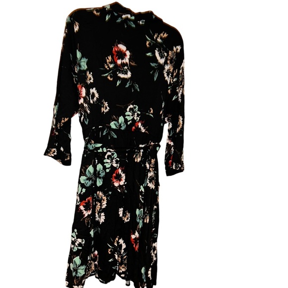 Torrid Mini Challis black floral Shirt Dress 3X 22 24 - Picture 3 of 6